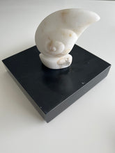 Load image into Gallery viewer, Marble Plinths