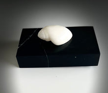 Load image into Gallery viewer, Marble Plinths