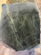 Load image into Gallery viewer, Black/Green Springstone