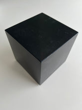 Load image into Gallery viewer, Marble Plinths
