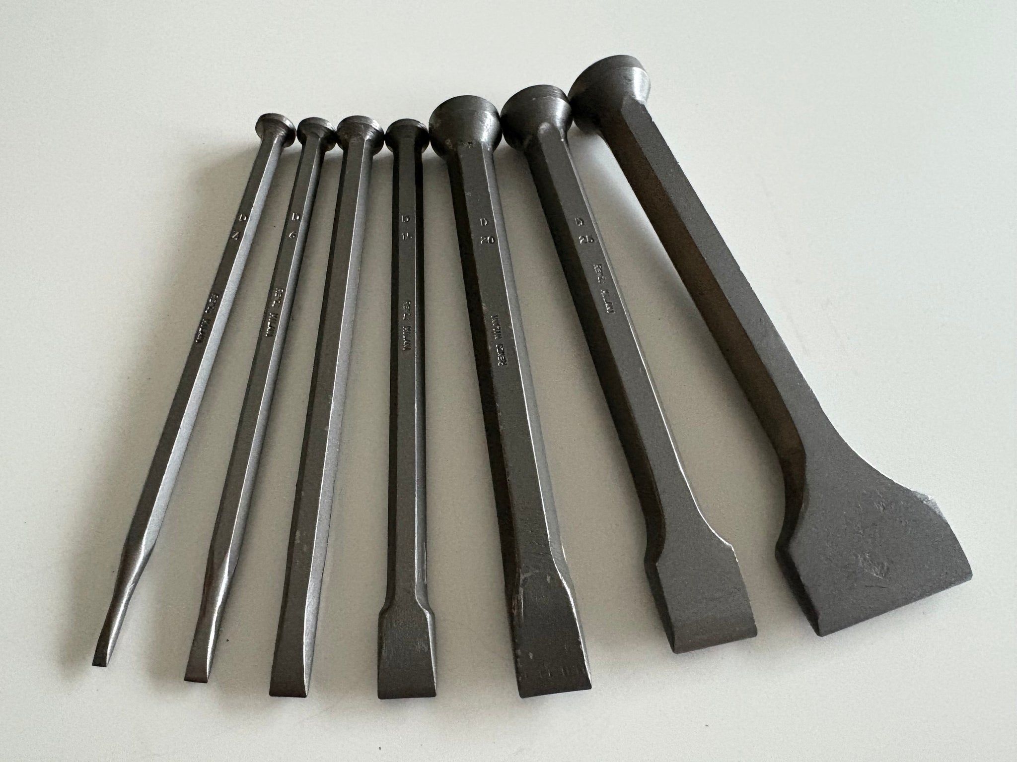 Tolsen Chisel Wood TPR Handle 10mm (Industrial